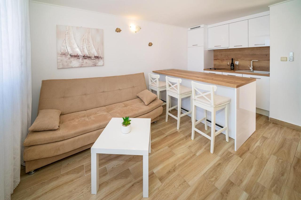 Ara-Bane Apartment Baska  Exterior photo